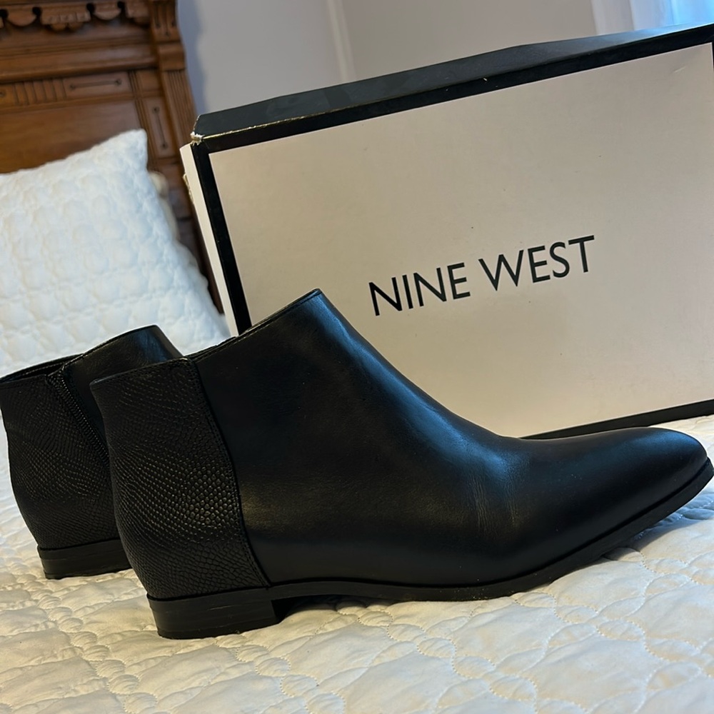 Nine West Oroyao Black booties